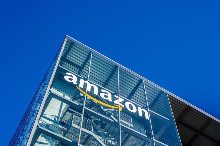 munich-germany-december-26-2018-amazon-logo-at-the-company-office-building-located-in-munich-germany_t20_1Q49GY