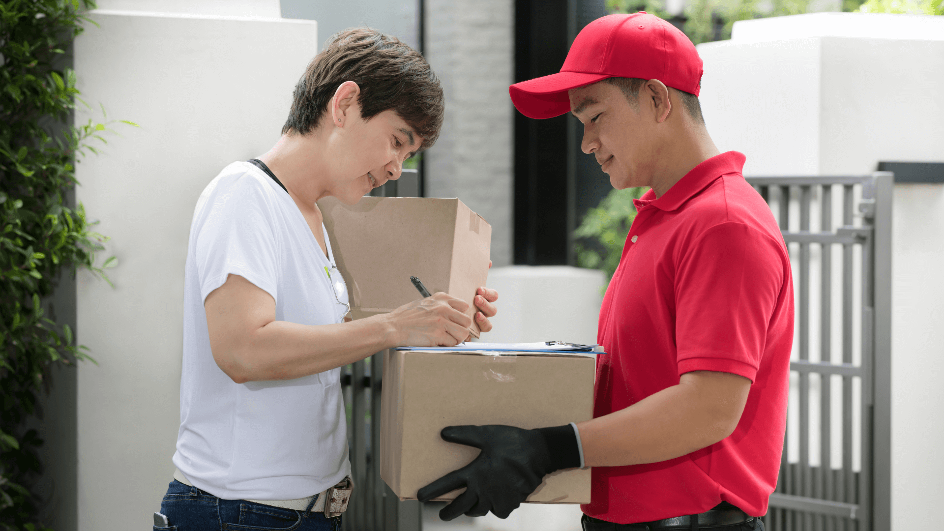 Top 6 Parcel Services in Poland for E-Commerce Deliveries